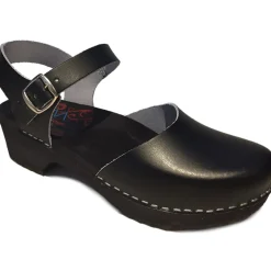AM-Toffeln 414 Clog Sandals in Black