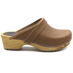 AM-Toffeln Swedish Style Clogs in Light Brown (100)