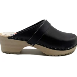 AM-Toffeln Swedish Style Clogs in Navy (100)