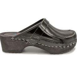 AM-Toffeln Swedish Style Clogs in Black Patent (100)