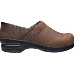 Sanita Professional Oiled Closed Clogs in Antique Brown (450206)