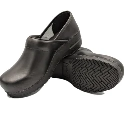 Sanita Professional Smooth Closed Clogs in Black (1500006)