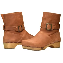 Sanita Runa Flex Flexible Wooden Clog Boots in Cognac (471217)